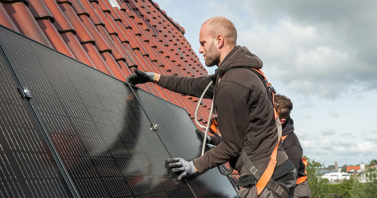 PV Panelen Zonnepanelen Plaatsen UV05481 1200