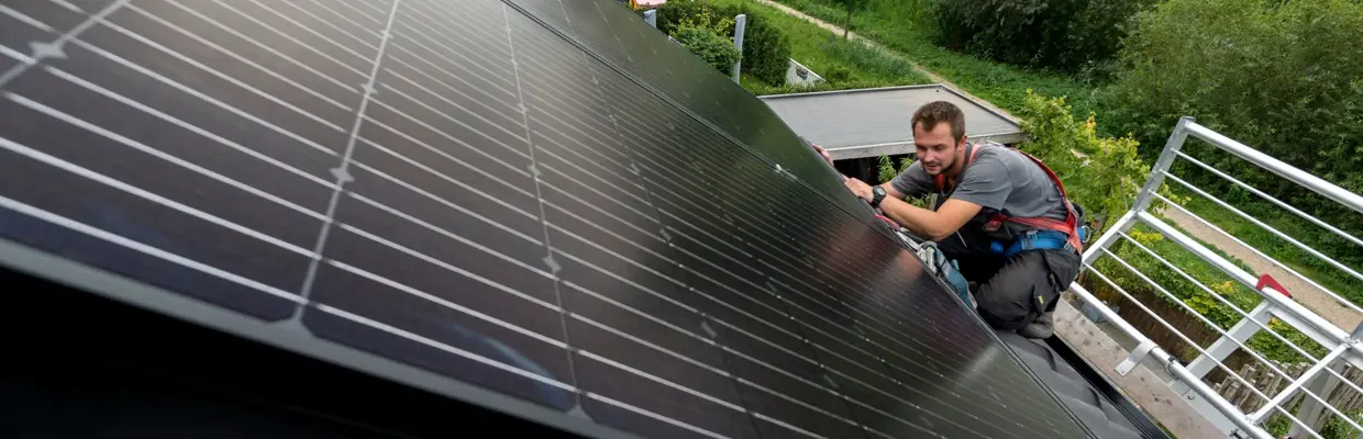 UV05015 Zonnepanelen 1880X